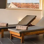 Villa Miracle