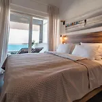 Villa Miracle *