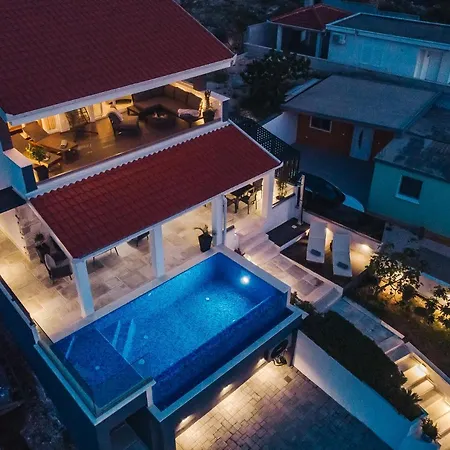 Villa Miracle *